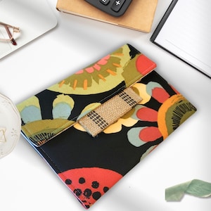 Kindle Case with Bold Flowers - Fabric Kindle Paperwhite Sleeve in Black & Red - Envelope Style Cover for Ereaders