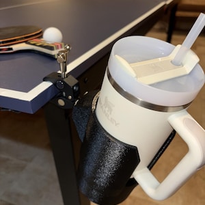 Universal Tumbler Clamp Holder – Compatible with Stanley, Yeti, Owala and More