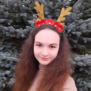 Christmas Reindeer Antler Headpiece With Red Felt Flowers Antler Crown Cute Christmas Headband Hair Accessories For Women Girl Kid Xmas Gift