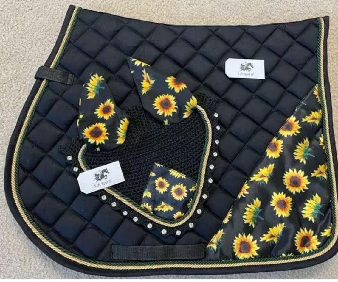 Hand Made Sun Flower Horse English All purpose Saddle Pad with Matching Crochet Ear Bonnet Net Mask New