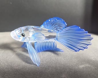Figura de pez luchador Betta de Swarovski con cristales azules 236718, en perfecto estado y con caja original.