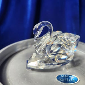 SWAROVSKI Crystal Swan Figurine with original box and certificate. Pre-1988.