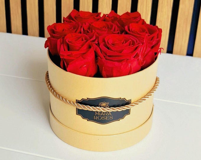 Real Preserved Roses for Everyday Gifting – 7 Red Roses in Beige Flower Box, Natural Flowers, Home Decor, Gift for Friend, Floral Gift