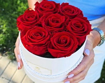 Most Memorable Gift, Roses Remain Fresh for Years, 7 Preserved Natural Red Roses in Personalized Round Box, Timeless Gifts, Thank You Gifts
