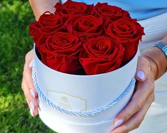 Most Memorable Gift, Roses Remain Fresh for Years, 7 Preserved Natural Red Roses in Personalized Round Box, Timeless Gifts, Thank You Gifts