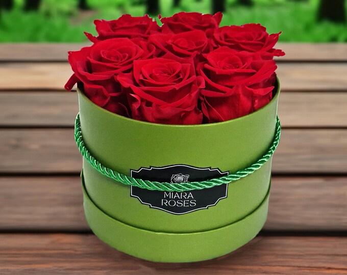 Preserved Roses, Stays Fresh for Years, 7 Roses in Luxury Round Box, Unique Gift, Forever Flowers, Elegant Home Decor, Lasting Beauty
