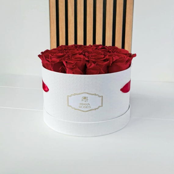 Timeless Romantic Gift - 18 Luxury Preserved Natural Roses White Flower Box