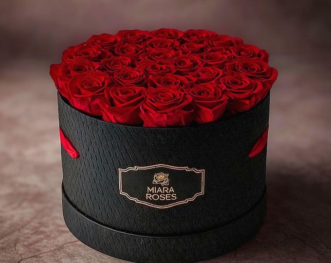 Preserved Red Roses in Round Hat Box, Lasts for Years, Custom Luxury Flowers, Any Occasion Gift, Black Rose Box with 15, 18 or 25 Roses.