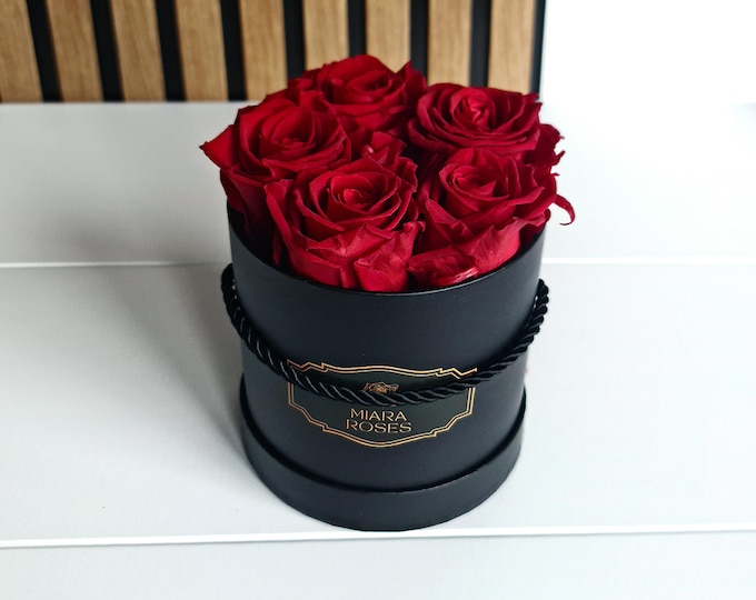 Eternal Rose Box with 5 Red Roses, Personalized Text on Box, Meaningful Small Gift, Home Decor, Gift for Host, Minimal Flower Gift