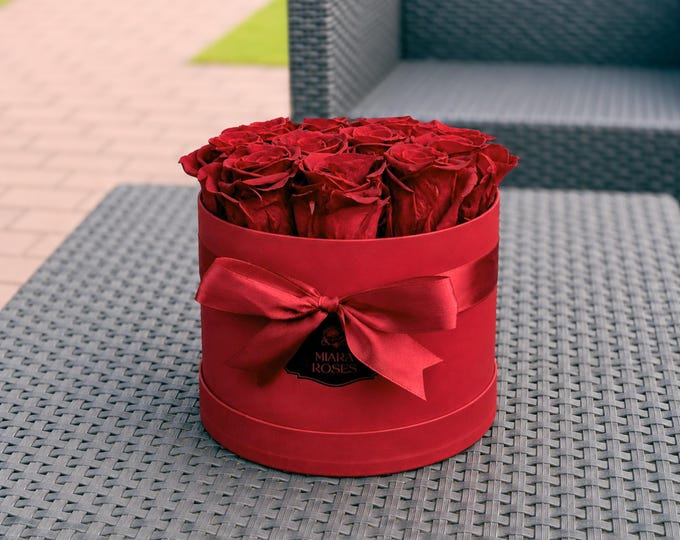 Real Roses That Dont Wilt - 11 Preserved Roses in Round Box, Perfect Gift, Personalized Label Text