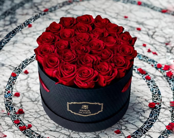 Preserved Red Roses in Round Hat Box, Lasts for Years, Custom Luxury Flowers, Any Occasion Gift, Black Rose Box with 15, 18 or 25 Roses.