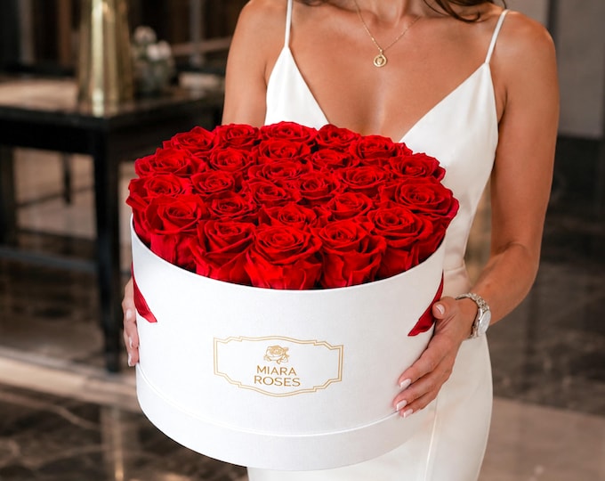 Commemorative Floral Vessel – Event Anchor Keepsake - 25 Preserved Rose Box - Personalised Text Label - Flower Gift Box for Women