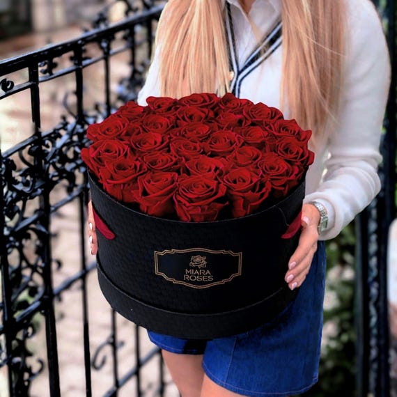 Forever Rose Box with 25 Long-Lasting Red Roses (Lifespan 2+ Years) – 24 Roses Box, Romantic Birthday Flowers, Preserves Rose Box Large