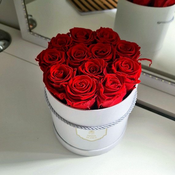 Best Custom Gift, 12 Preserved Real Roses Stay Fresh for 2+ Years, Round Box, Luxury Flowers, Elegant Valentines Day Gift, 5-7 Day Pre-Order
