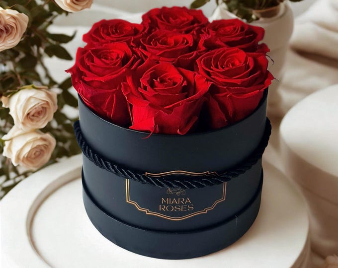 Personalized Gift Box with 7, 15 or 25 Preserved Red Roses, Unique Centerpiece, Birthday Flowers, Memorable Gift for Her, Pre-Order