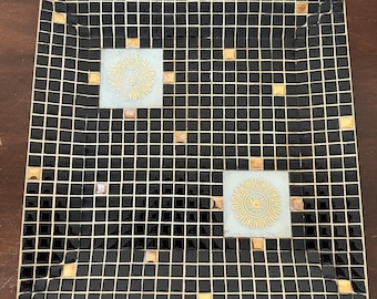 Vassoio decorativo con mosaico di piastrelle vintage di Georges Briard per Glass Guild, stile moderno di metà secolo.