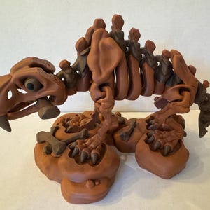 3D Articulated Saber Tooth Tiger Skeleton: Desktop Decoration
