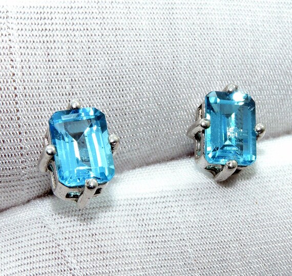 スイスブルートパーズ スターリングシルバー スタッドピアス：プロング