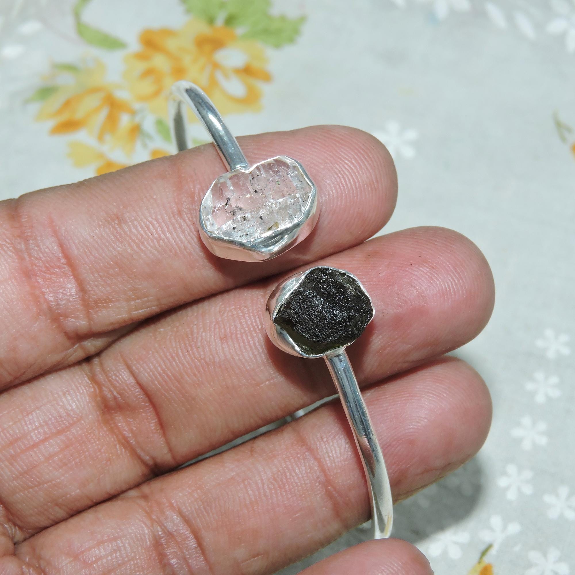 モルダバイトハーキマーバングル：調節可能なスターリングシルバー