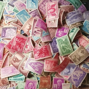 50 sellos postales antiguos sin usar de los años 1940 y 1950, 3c / TODOS DIFERENTES / Valor nominal = 1,50 dólares.