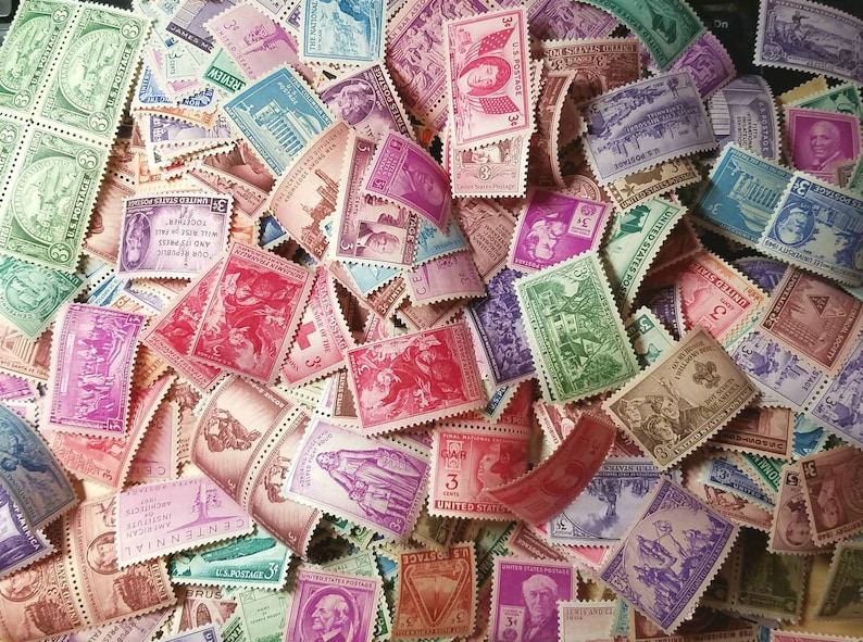 Twenty five (25) vintage unused 1940s-1950s 3 cent postage stamps \/\/ face value = 0.75