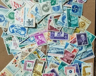 100 vintage unused 4c 4 cent postage stamps from 1950s-1960s. Face value = 4.00