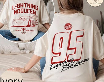 Camiseta Rayo McQueen con colores cómodos, camiseta de Disney Cars, camiseta de campeón de la Copa Pistón, camiseta de carreras de la serie 95, Pixar Car McQueen, Disneyworld