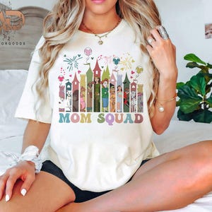 Disney Mama Kader Komfort Farben Shirt, Mama Kader Shirt, Disney Mama Shirt, Disney Reise Mama Shirt, Disney Mama Urlaub T-Shirt, Geschenk für Mama