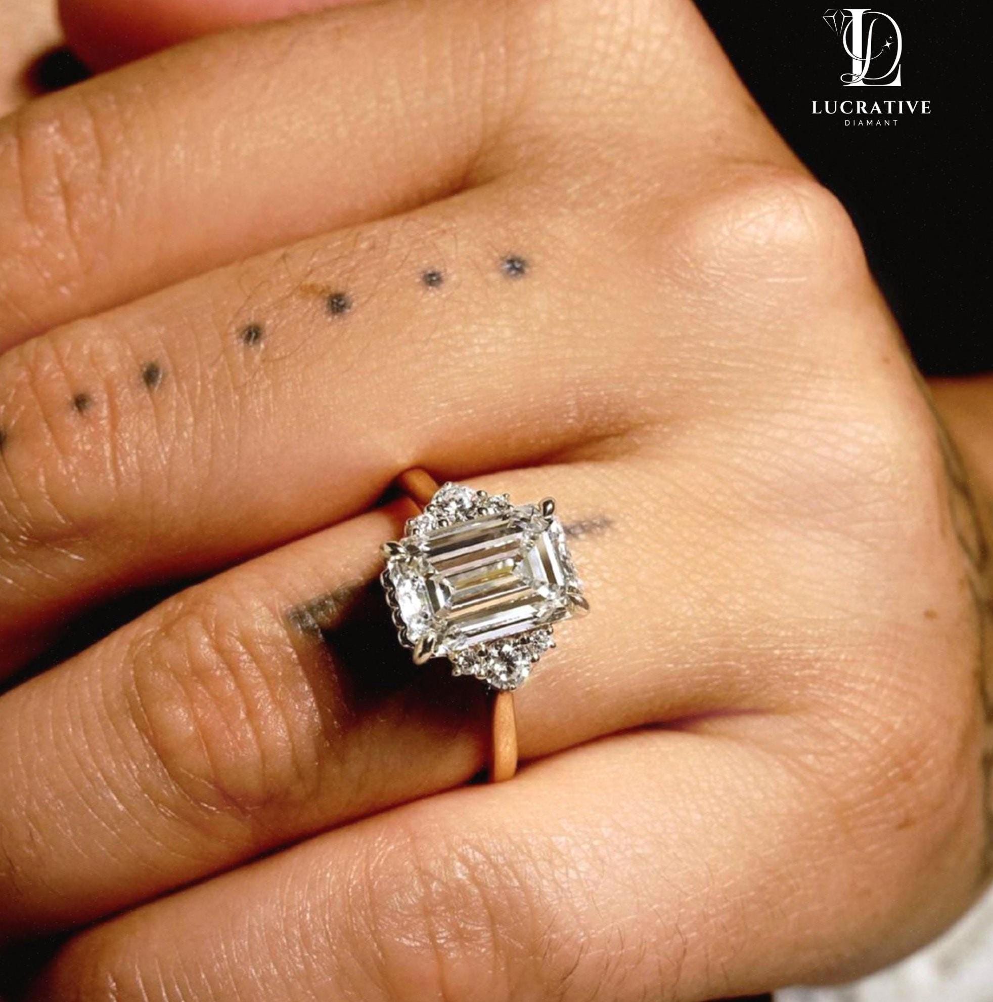 最高級モアサナイト　エメラルドカットリング 3.97 カラットのエメラルド カット モアッサナイト エンゲージ リング