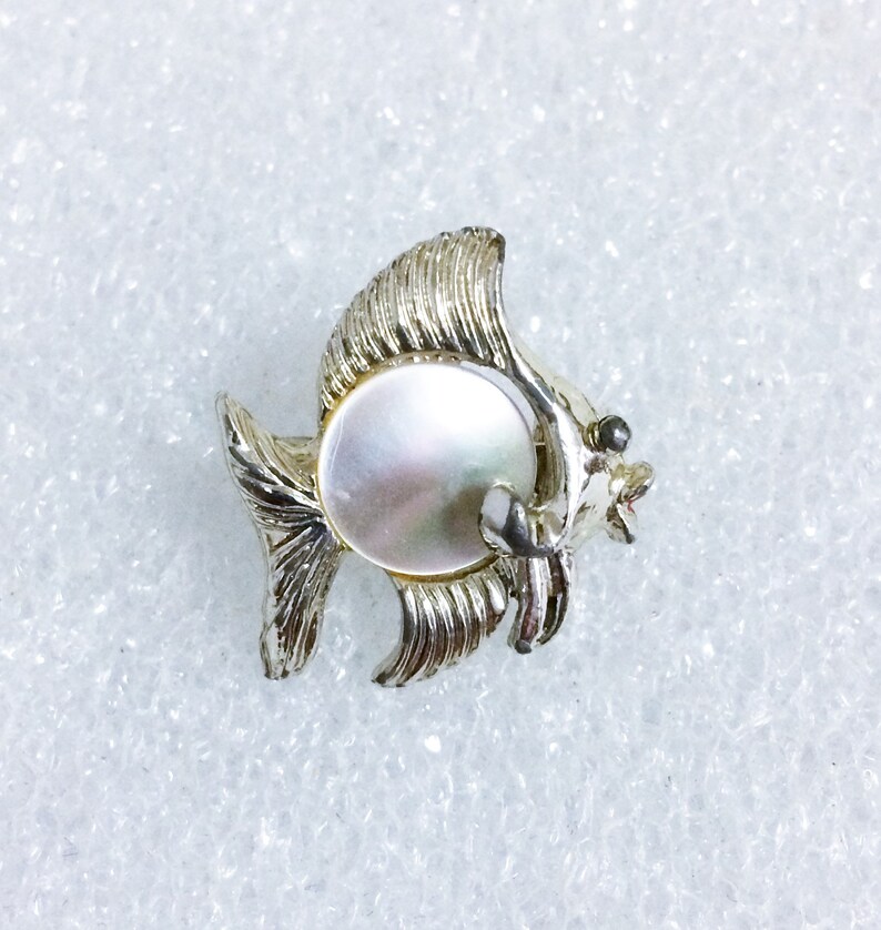 1940s Tropical Brooch 1950s Figural Broach Vintage Novelty Jewelry 40s 50s Vintage Mother Of Pearl and Silver Tone Metal Fish Scatter Pins