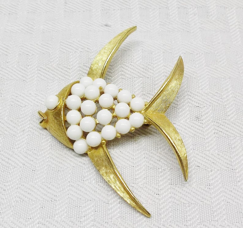 1960s Vintage Figural Fish Brooch Gold Tone with White Beads 60s Novelty Broach Mid Century Women/'s Jewelry Kitsch Rockabilly Pin Gift