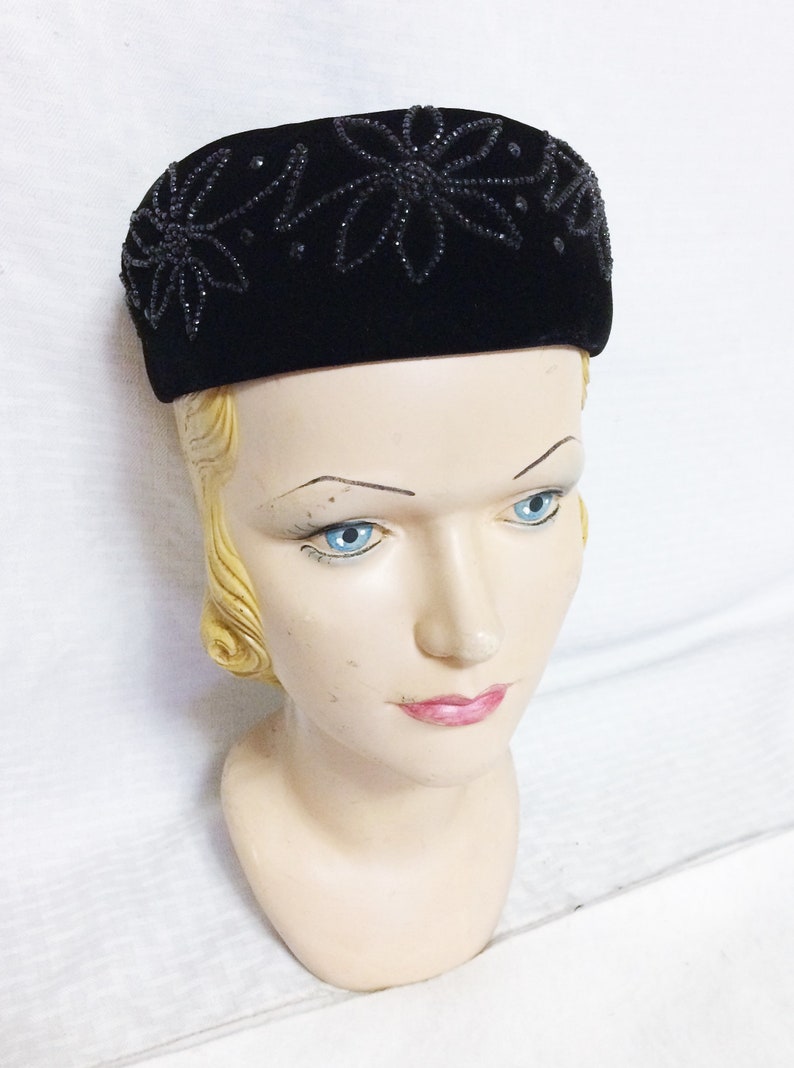 Mr John Classic 60s Pill Box Hat 