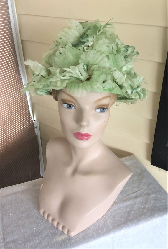 1960s Vintage Green Floral Cone Hat from Shillito'