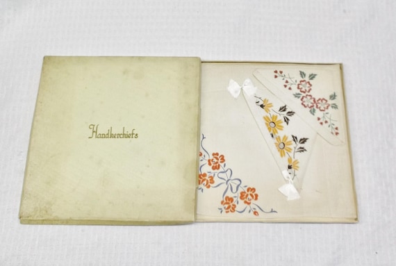 1930s Vintage NOS Linen Hankies with Stamped Flora