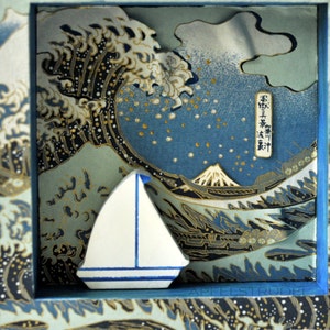 3D-kunstwerk. Hokusai Wave en de Zeilboot. Kwekerij / Child Bedroom Art Collage / Mixed Media / Shadow Box