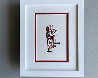 Vintage Tartan Dudelsackpieler Kunst: MacBean Clan, Schottischer Druck mit Rahmen