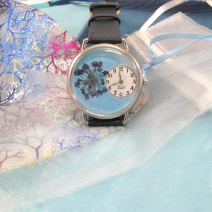 Geperst bloemenhorloge, vrouwen polshorloge, koningin Anne Lace, Farewell Gift