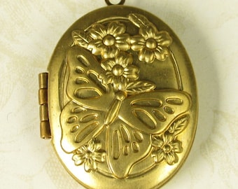 1 Raw Bare naked  Brass Oval Locket with Butterfly 883