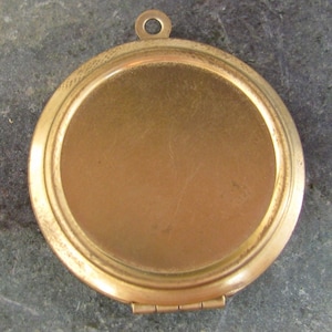 Round Brass Picture Locket with 23mm Insert 1372 - 1 Pieces