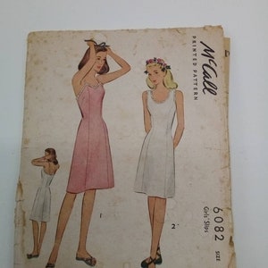 1945 Meisjes Slip - 30 "Buste - McCall 6082 - Vintage Naaien Patroon