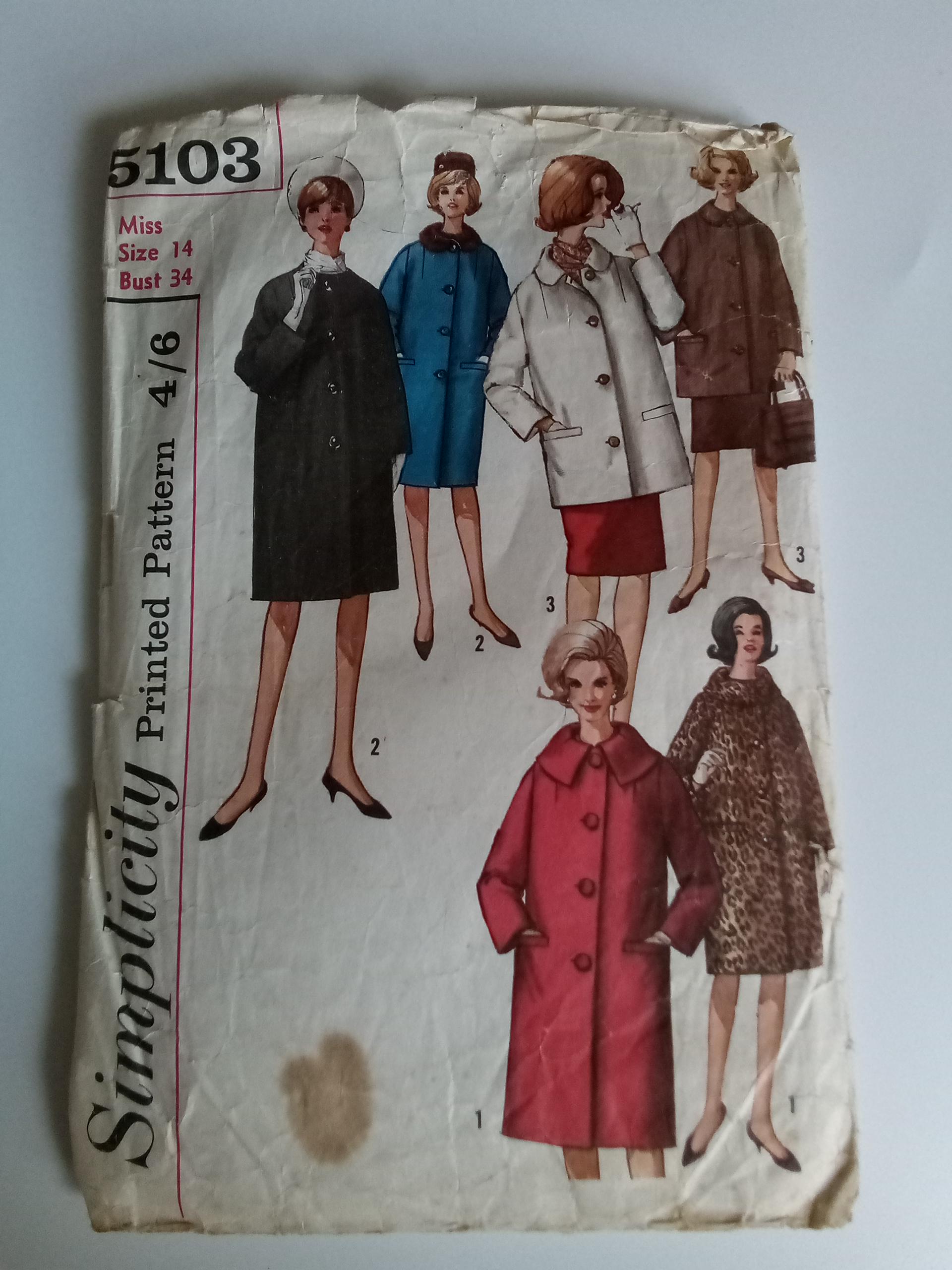 SIMPLICITY 8990 MISSES CAPPOTTI AVVOLGENTI CON VARIANTI MODELLO