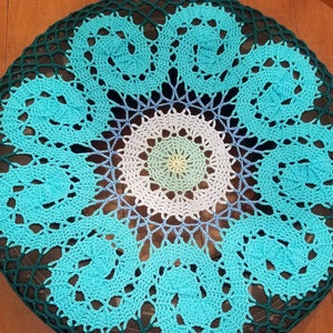 Funda para rueda de repuesto tejida a crochet con rizos