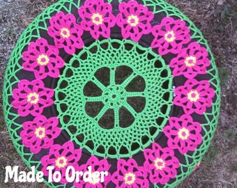 Capa para pneu sobressalente de crochê com roda de carroça de flores