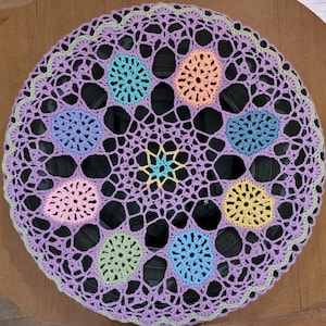 Funda para rueda de repuesto tejida a crochet con forma de huevo de Pascua