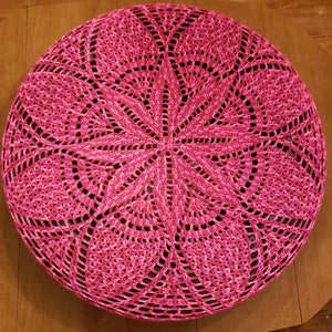 Funda para rueda de repuesto tejida a crochet con forma de estrella