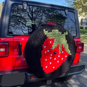 Funda para rueda de repuesto de crochet con fresas
