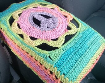 Cubierta de consola central de crochet Peace