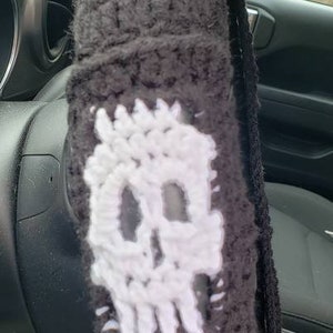 Skull Crochet Steering Wheel Cover image 3