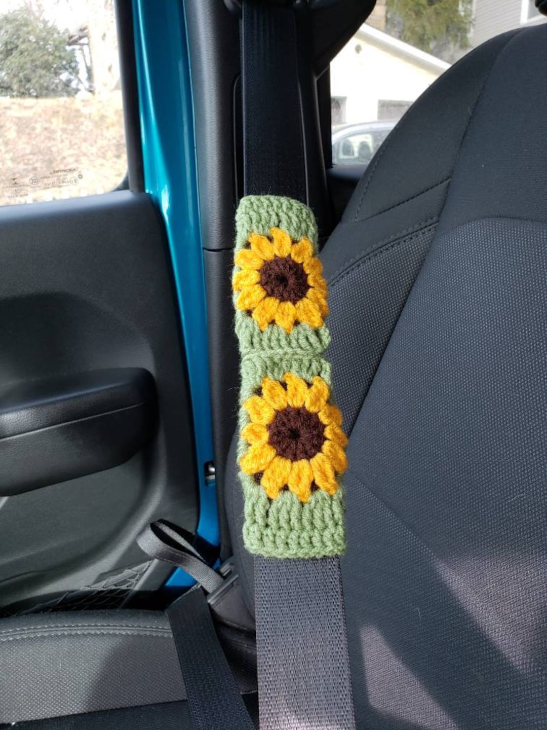 Sunflower seat belt cover: Crochet pattern