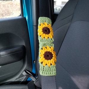Copri cintura di sicurezza all'uncinetto con girasole